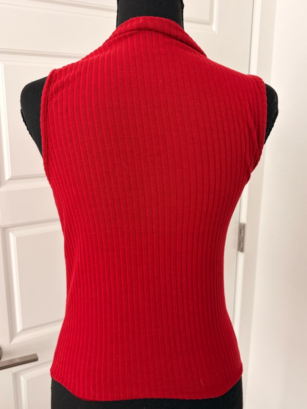 Forever 21 Red Ribbed Mock Neck Tank - Picture 3 of 4